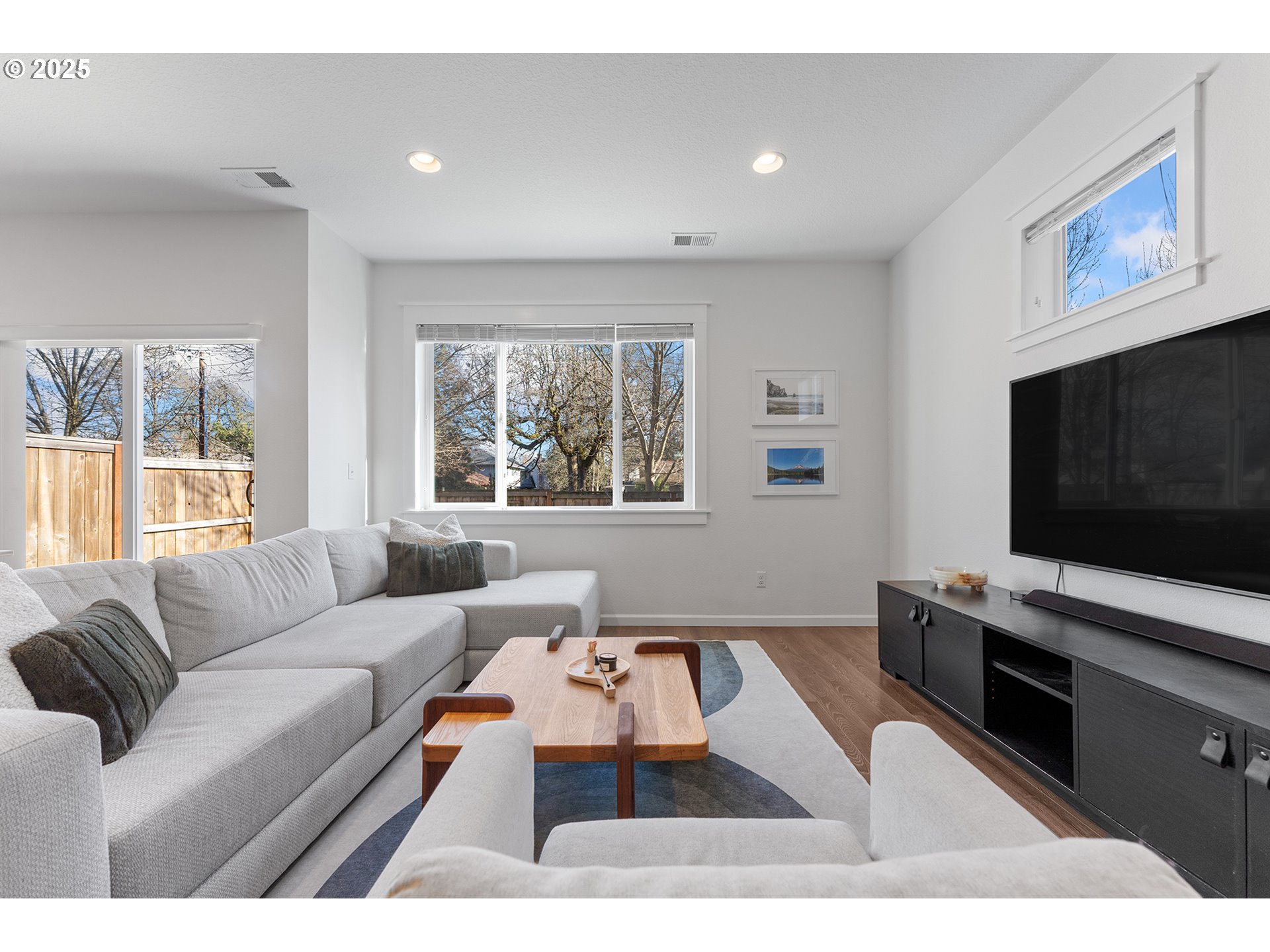 8550 Southwest Schmidt Loop Portland, OR 97224 - Photo 6 of 38 Gallery Image 6