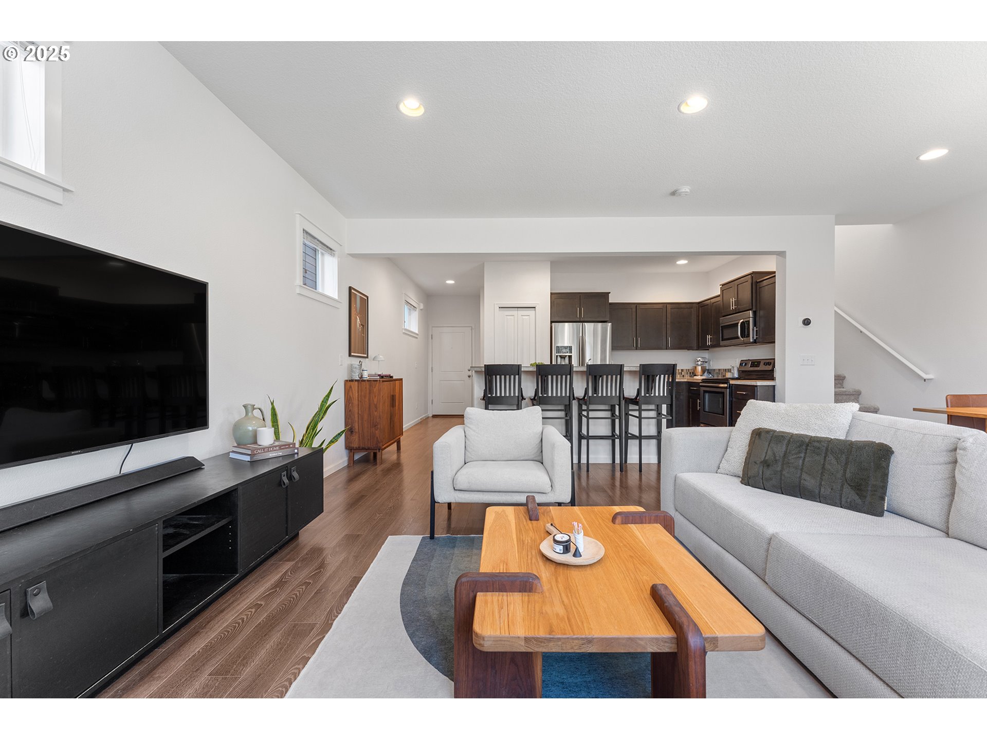 8550 Southwest Schmidt Loop Portland, OR 97224 - Photo 7 of 38 Gallery Image 7
