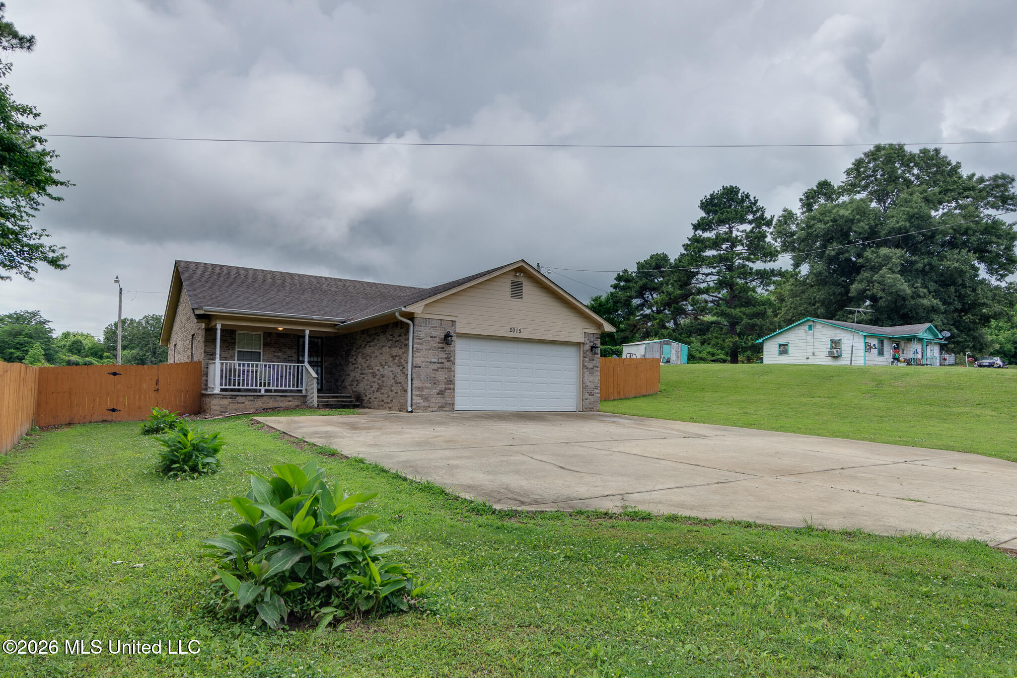 2015 Tulane Road Nesbit, MS 38651 - Photo 2 of 37 2015 Tulane Road-2