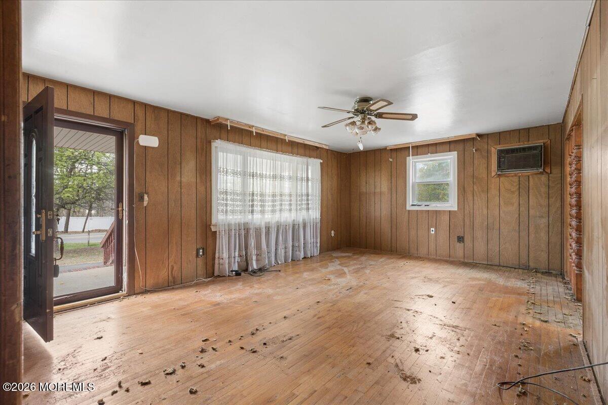 355 Toms River Road Jackson, NJ 08527 - Photo 8 of 21 an empty room with windows and closet area