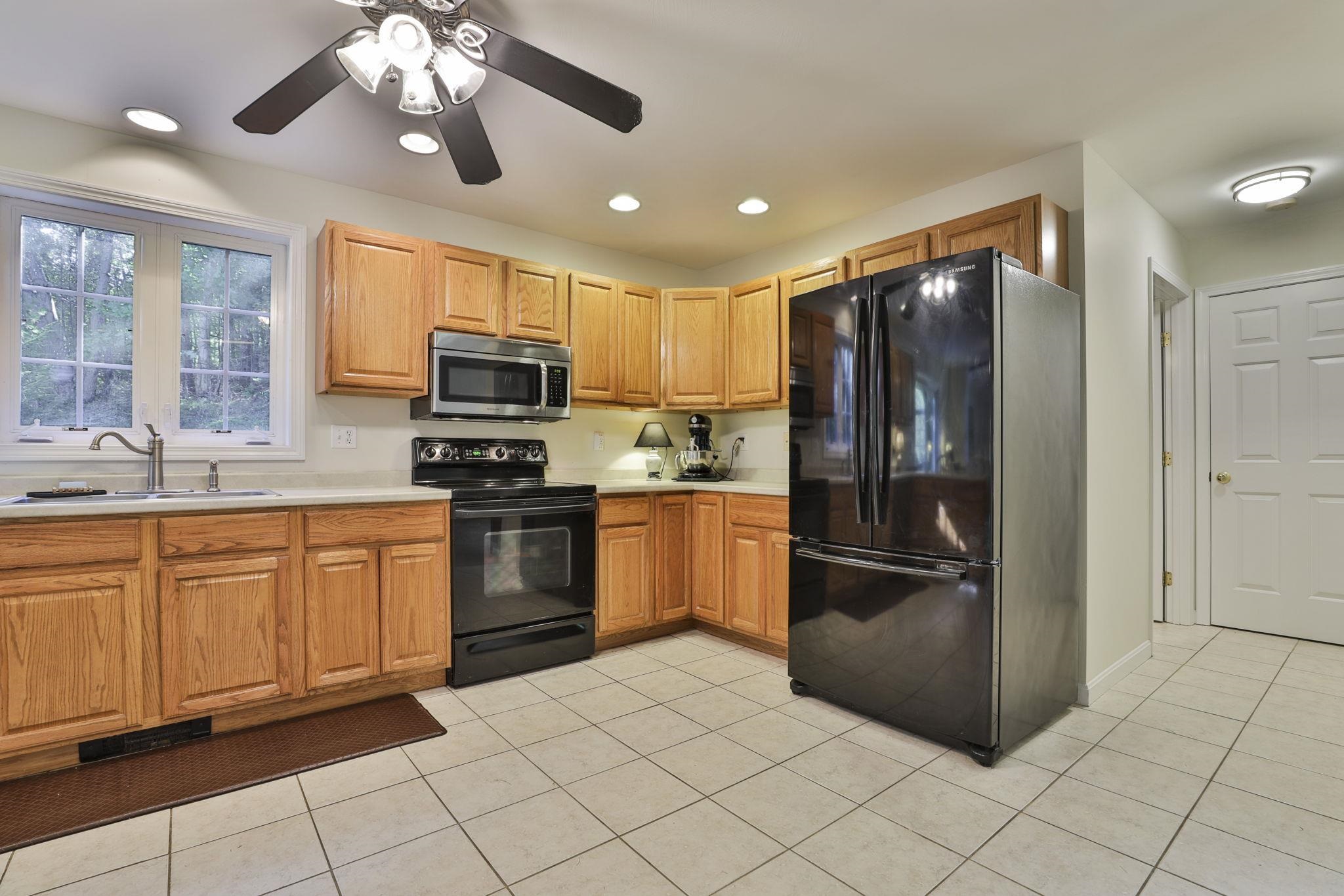 340 Tirrell Hill Road Goffstown, NH 03045 - Photo 8 of 40