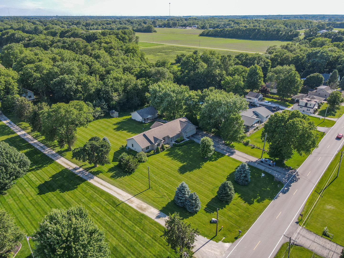 415 East Southmor Road Morris, IL 60450 - Photo 12 of 60