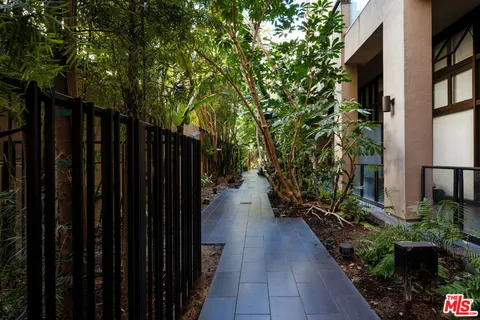 $399,000 | 460 South Spring Street, Unit 205, Los Angeles, CA 90013