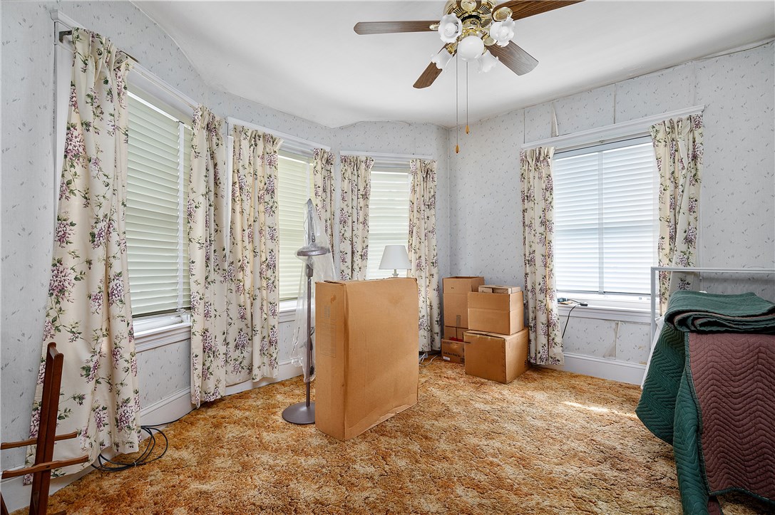 36 Hanover Avenue Pawtucket, RI 02861 - Photo 16 of 31