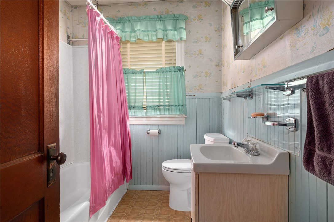 36 Hanover Avenue Pawtucket, RI 02861 - Photo 20 of 31