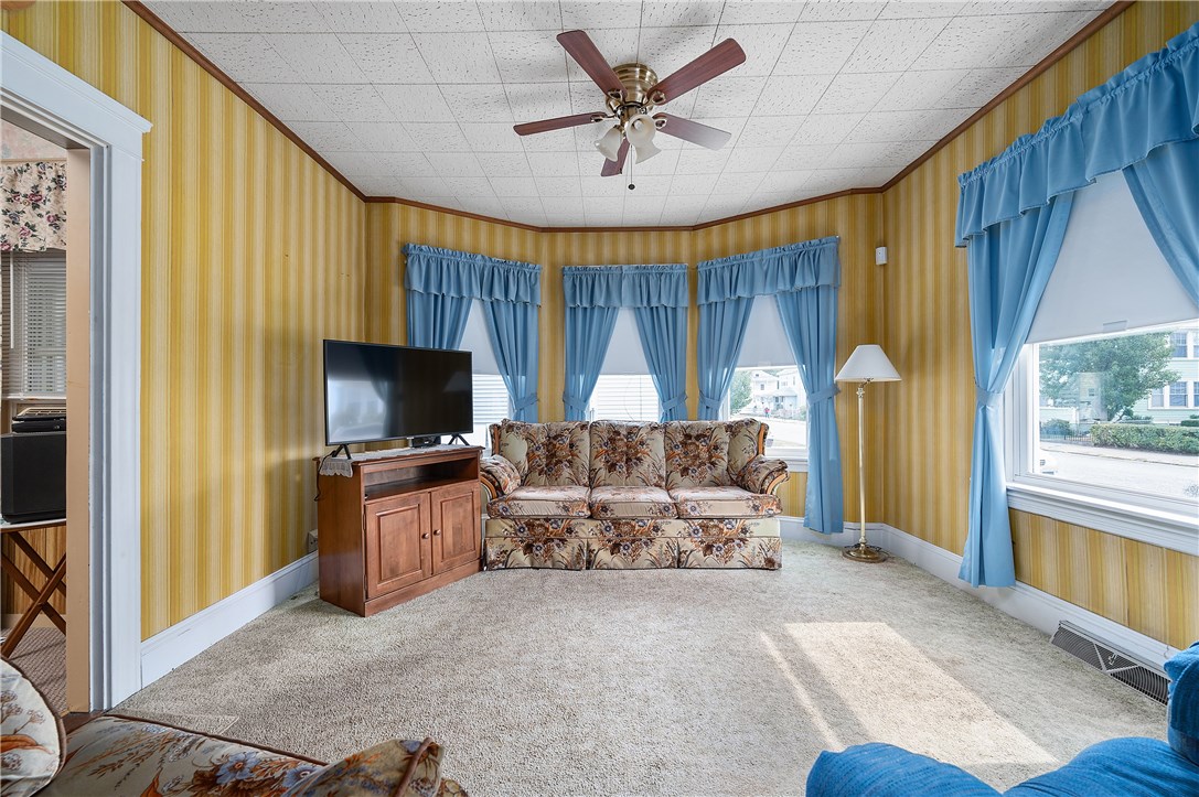 36 Hanover Avenue Pawtucket, RI 02861 - Photo 25 of 31