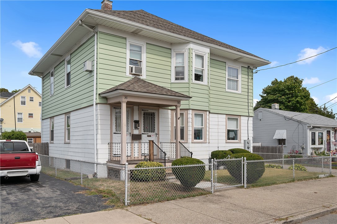 36 Hanover Avenue Pawtucket, RI 02861 - Photo 3 of 31