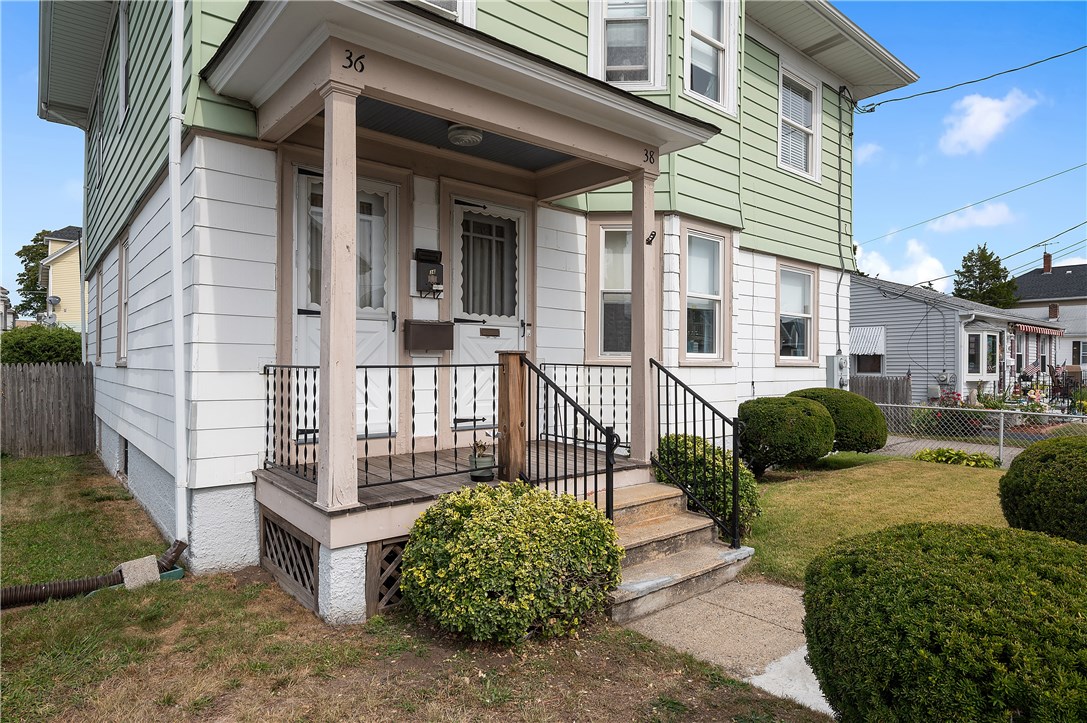 36 Hanover Avenue Pawtucket, RI 02861 - Photo 4 of 31