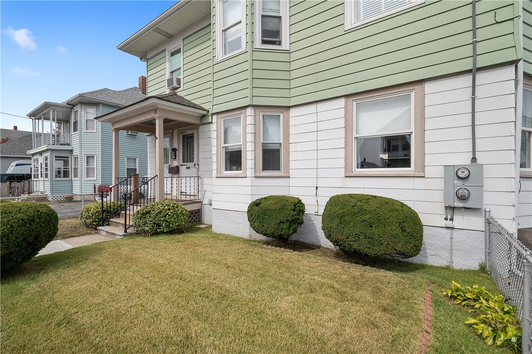 36 Hanover Avenue Pawtucket, RI 02861 - Photo 7 of 31
