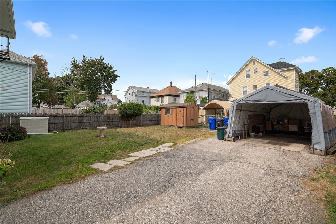 36 Hanover Avenue Pawtucket, RI 02861 - Photo 9 of 31