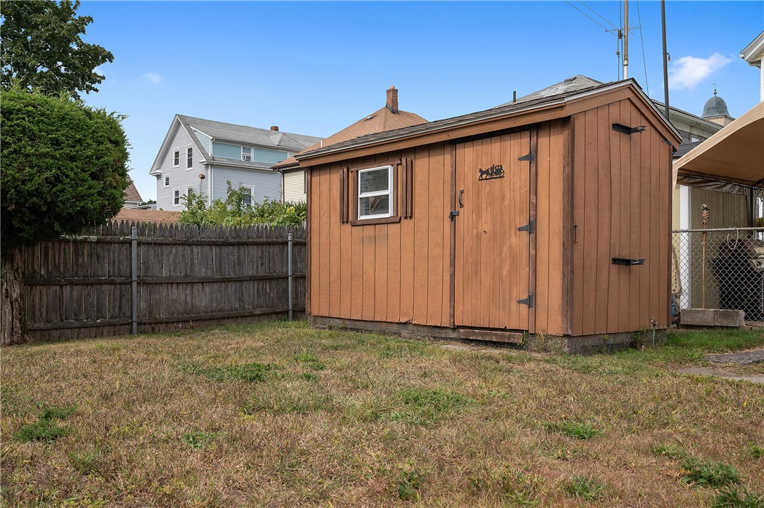 36 Hanover Avenue Pawtucket, RI 02861 - Photo 10 of 31