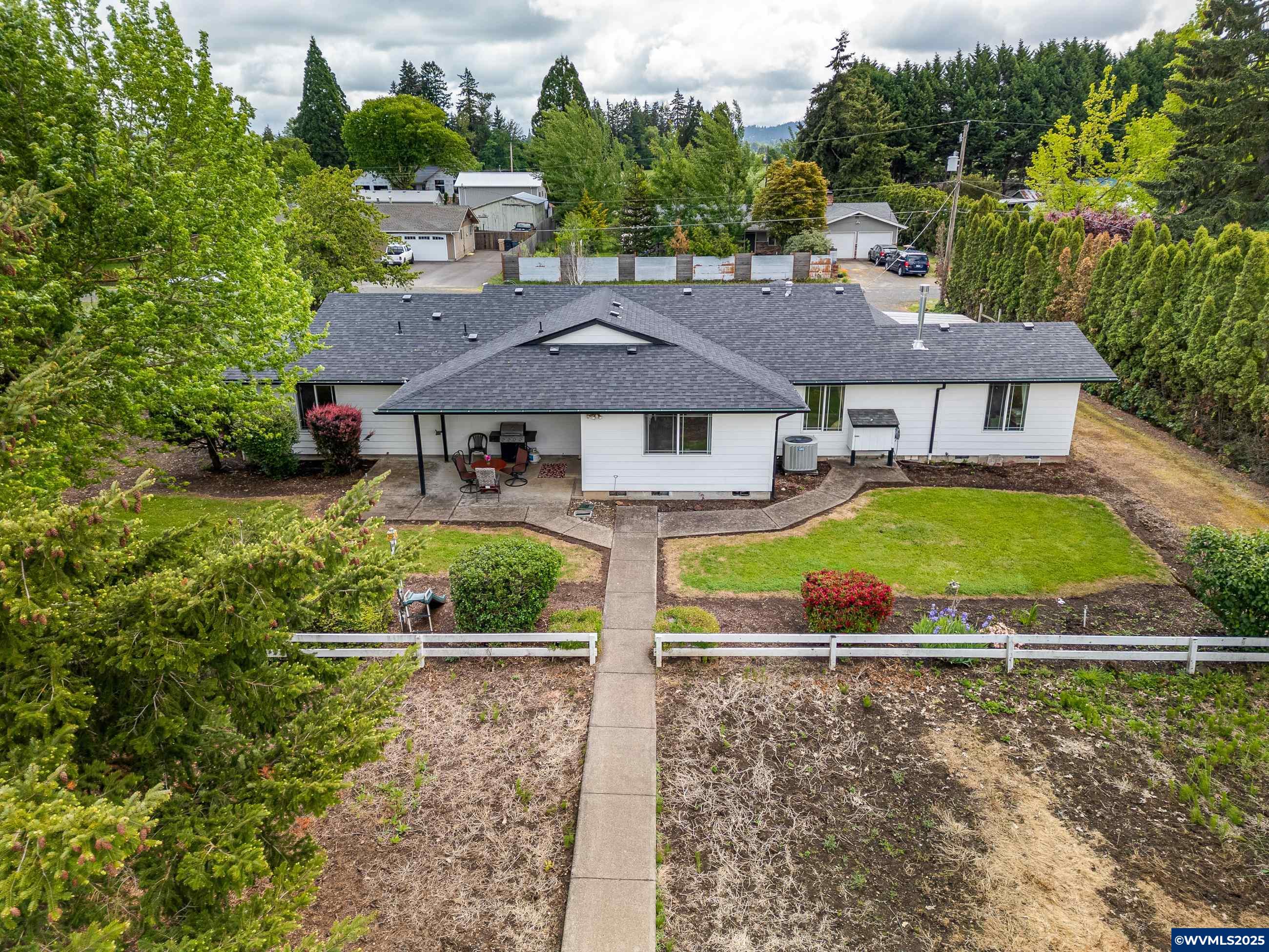 33510 Millview Way Lebanon, OR 97355 - Photo 29 of 36 Gallery Image 29