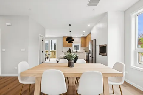 $599,900 | 944 Beloit Avenue, Unit 4, Forest Park, IL 60130