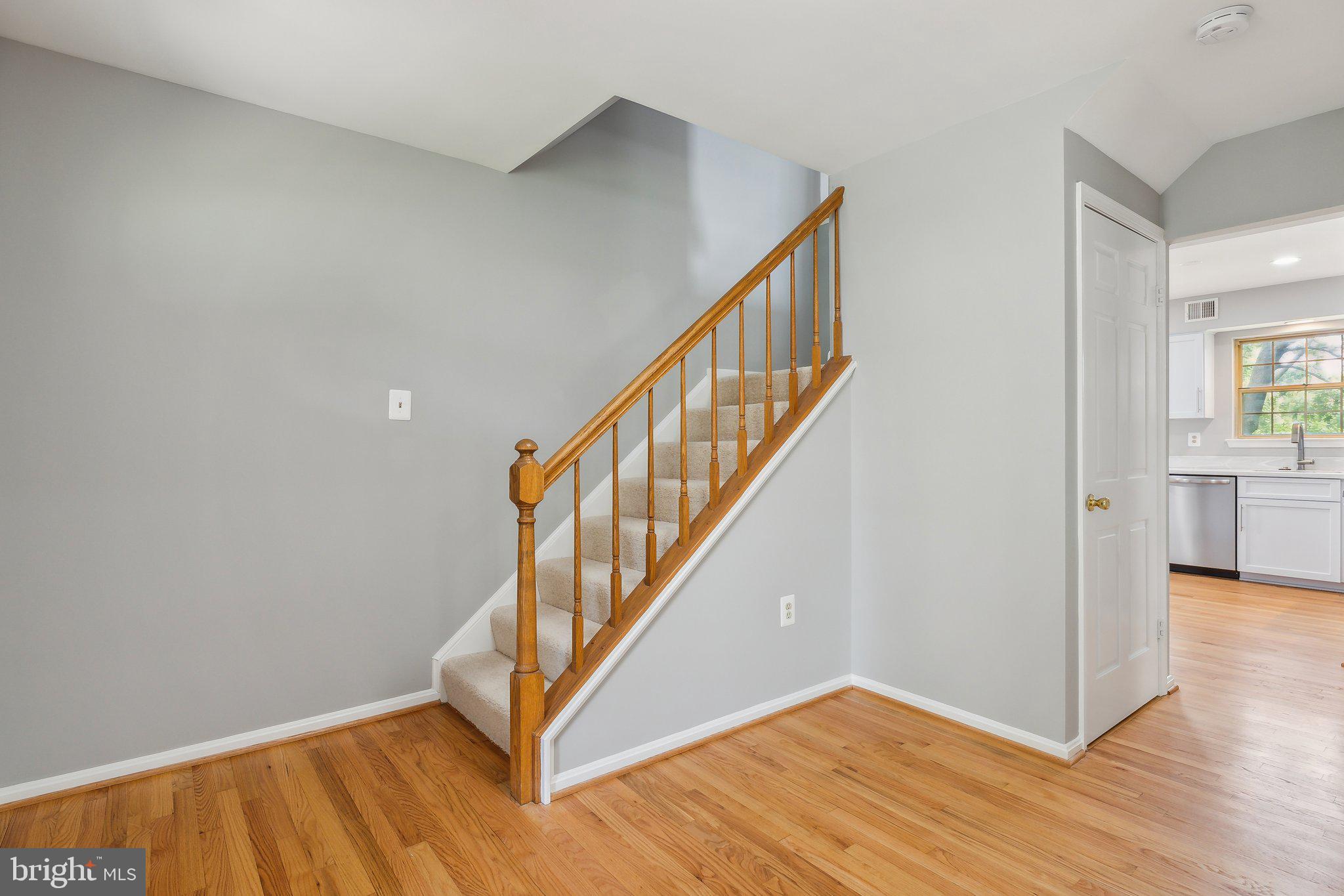 8711 Bell Tower Drive Gaithersburg, MD 20879 - Photo 4 of 43