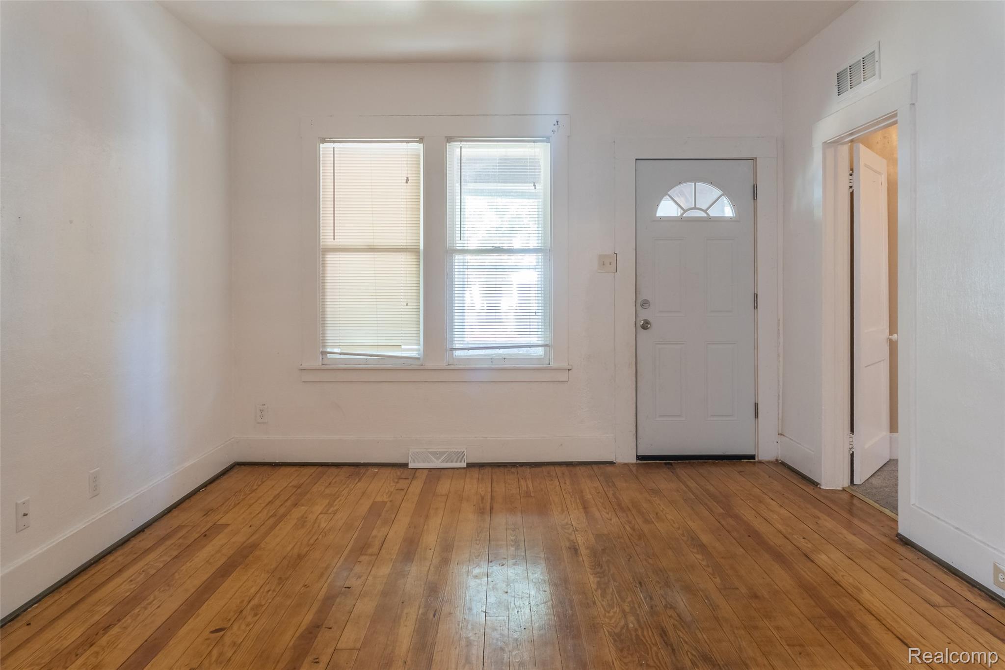 207 Richter Street River Rouge, MI 48218 - Photo 9 of 36 RichterSt_207-18.jpg