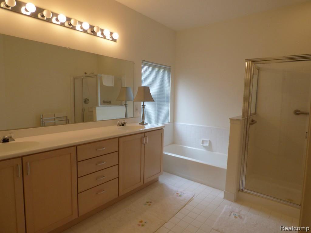 2165 Lagoon Drive Rochester Hills, MI 48309 - Photo 17 of 25