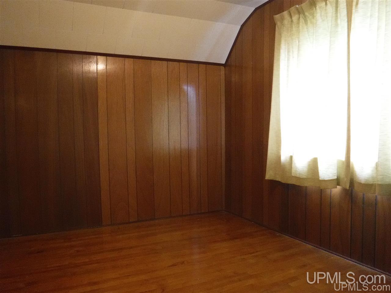 332 Kearsarge Street Calumet, MI 49913 - Photo 28 of 35