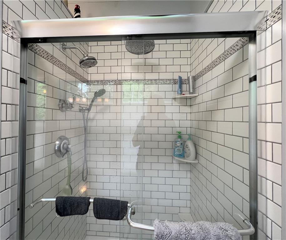 1673 Methodist Road Greenville, PA 16125 - Photo 16 of 25 a bathroom with a shower