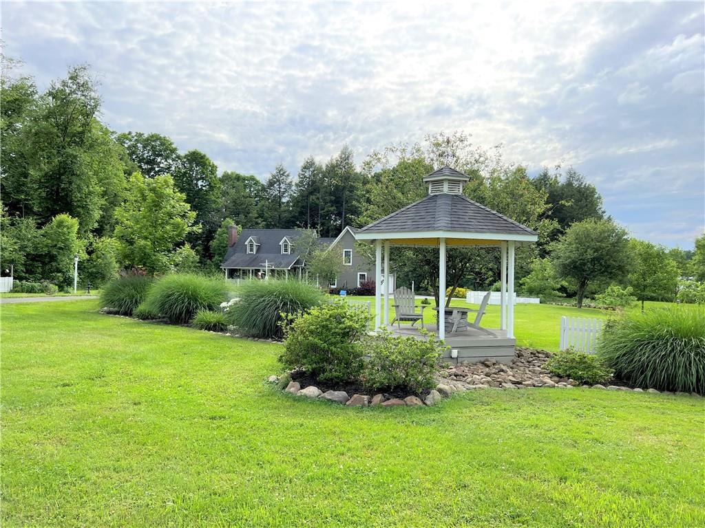 1673 Methodist Road Greenville, PA 16125 - Photo 4 of 25 a front view of a house with garden