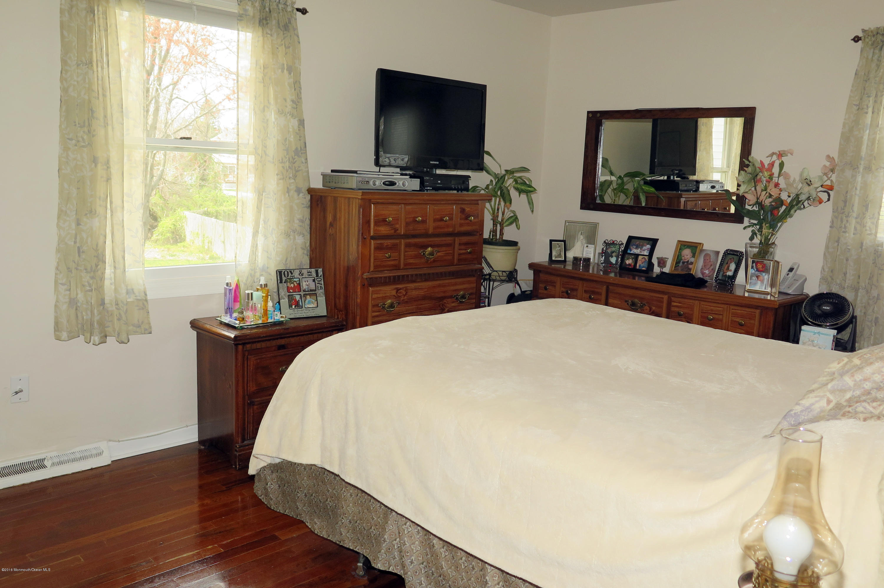 3 Chelsea Road Manalapan, NJ 07726 - Photo 12 of 26 1 Master Bedroom