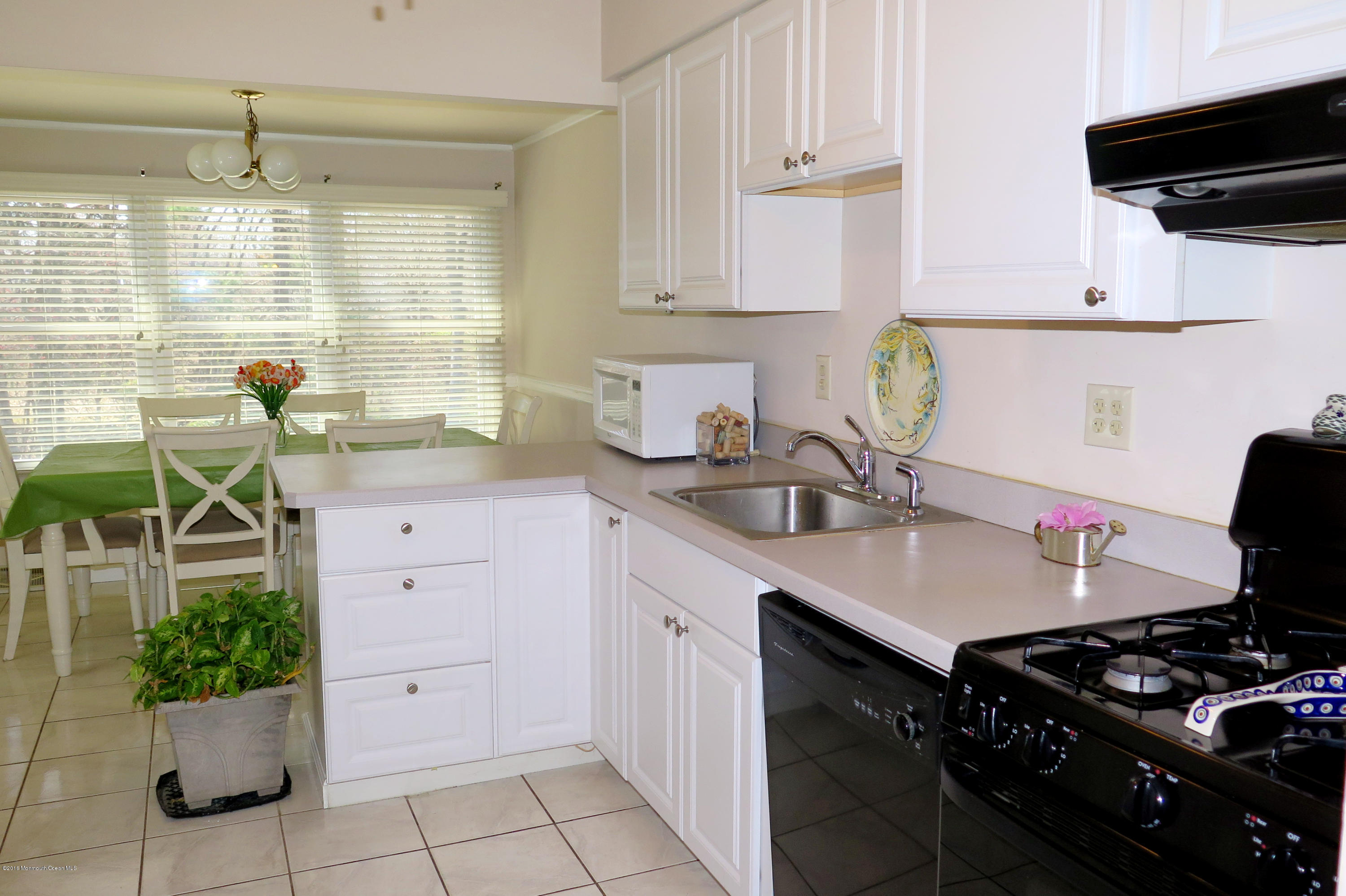 3 Chelsea Road Manalapan, NJ 07726 - Photo 9 of 26 Kitchen 1