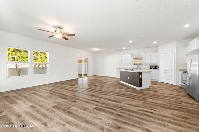 $409,000 | 7778 Meadow Walk Lane, Jacksonville, FL 32256