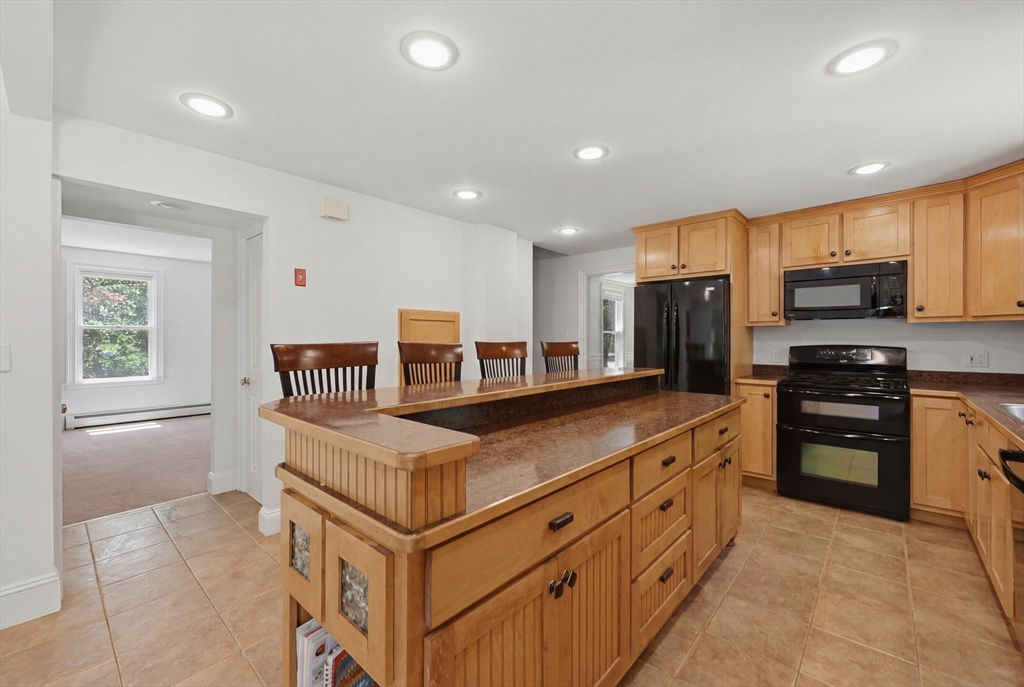39 Beacon Street Amesbury, MA 01913 - Photo 14 of 41