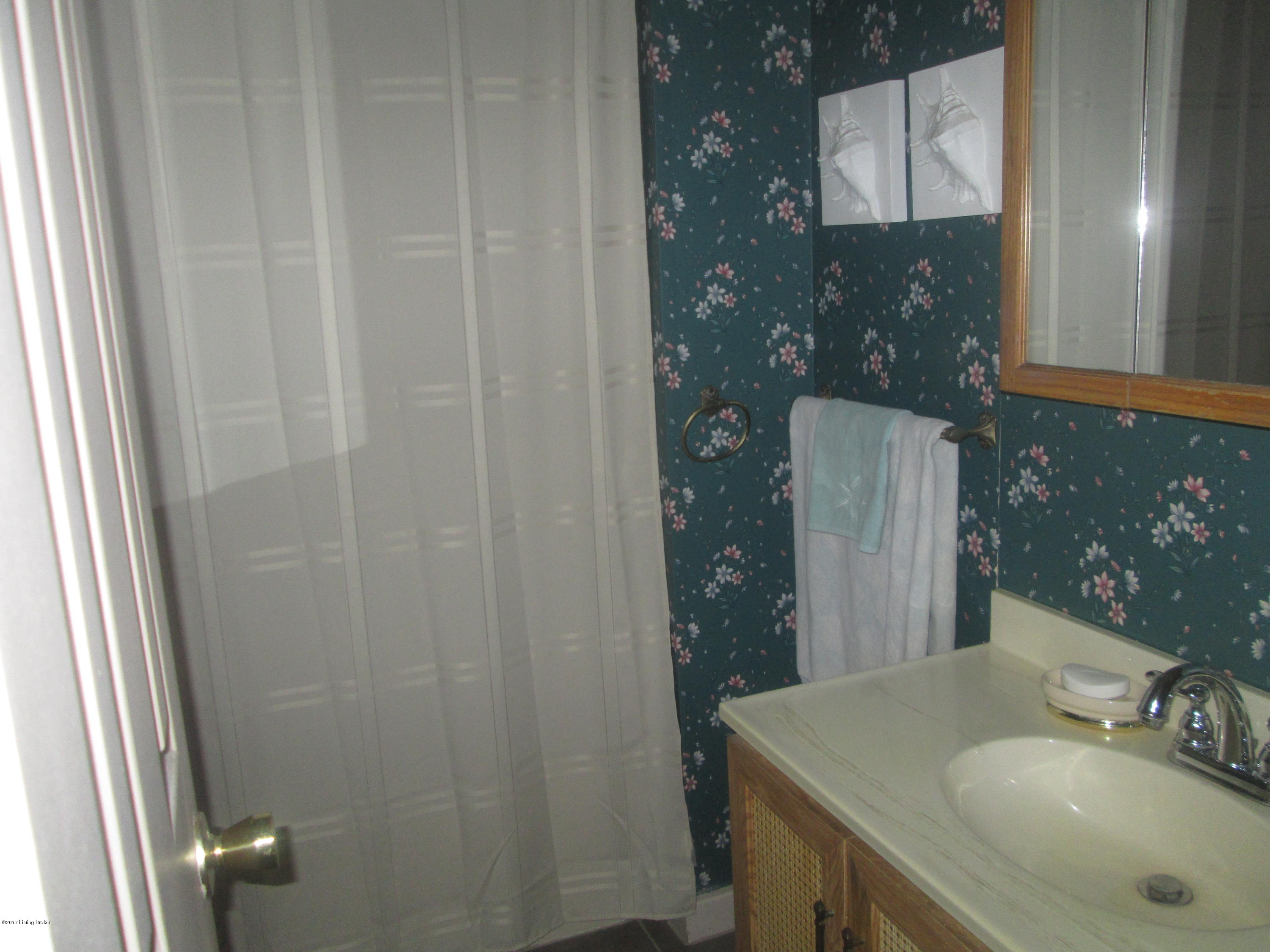 6111 Loretto Road Bardstown, KY 40004 - Photo 15 of 42 IMG_4191