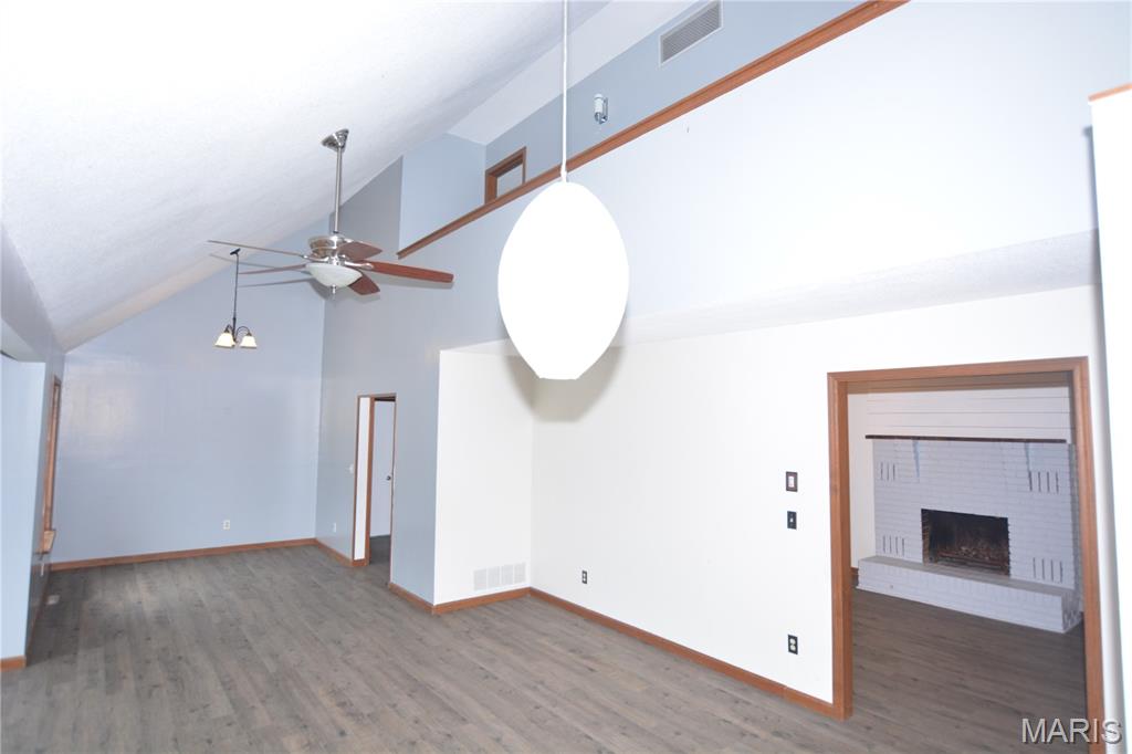 1603 Independence Road Rolla, MO 65401 - Photo 4 of 29