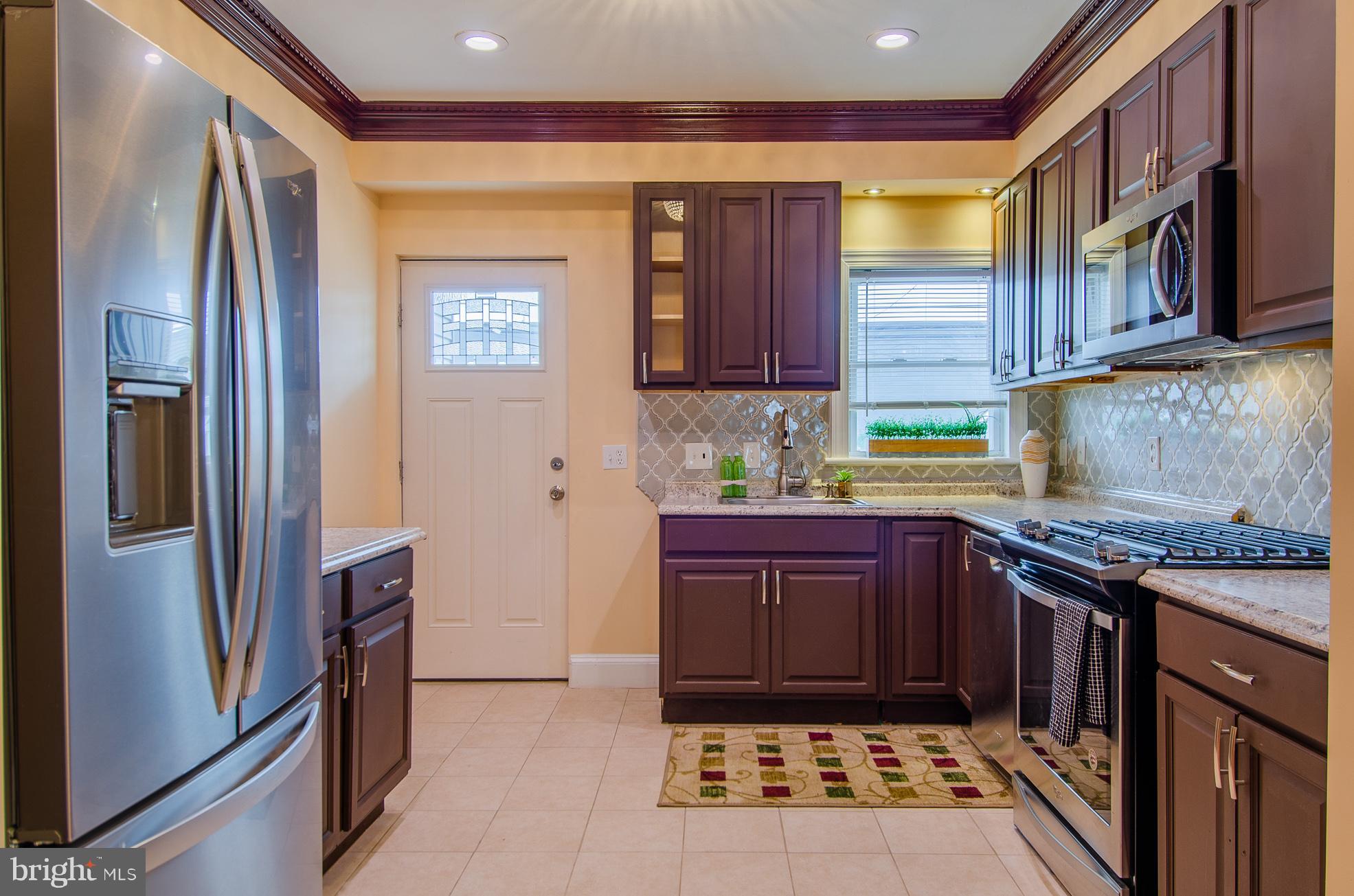 6749 Woodley Road Dundalk, MD 21222 - Photo 10 of 34 Gallery Image 10