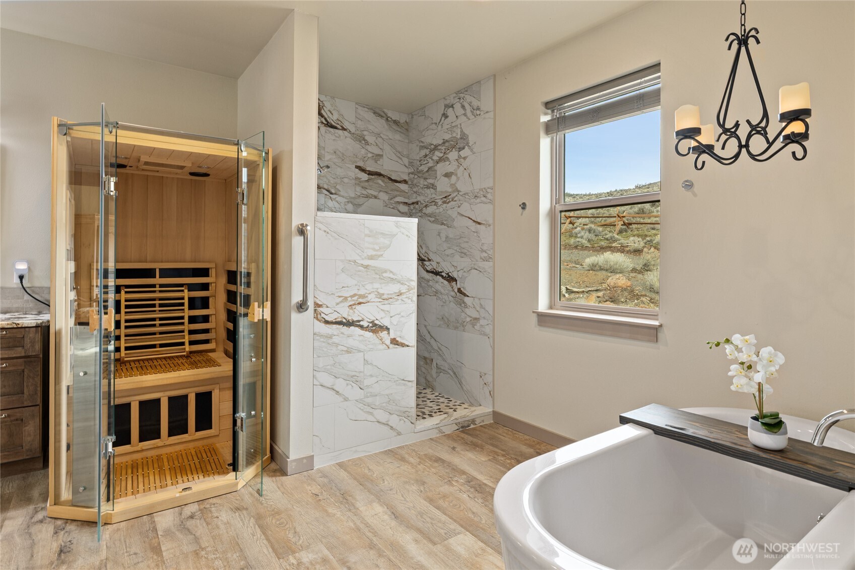 6083 Secret Canyon Road Ellensburg, WA 98926 - Photo 21 of 40 a bathroom with a bathtub and shower