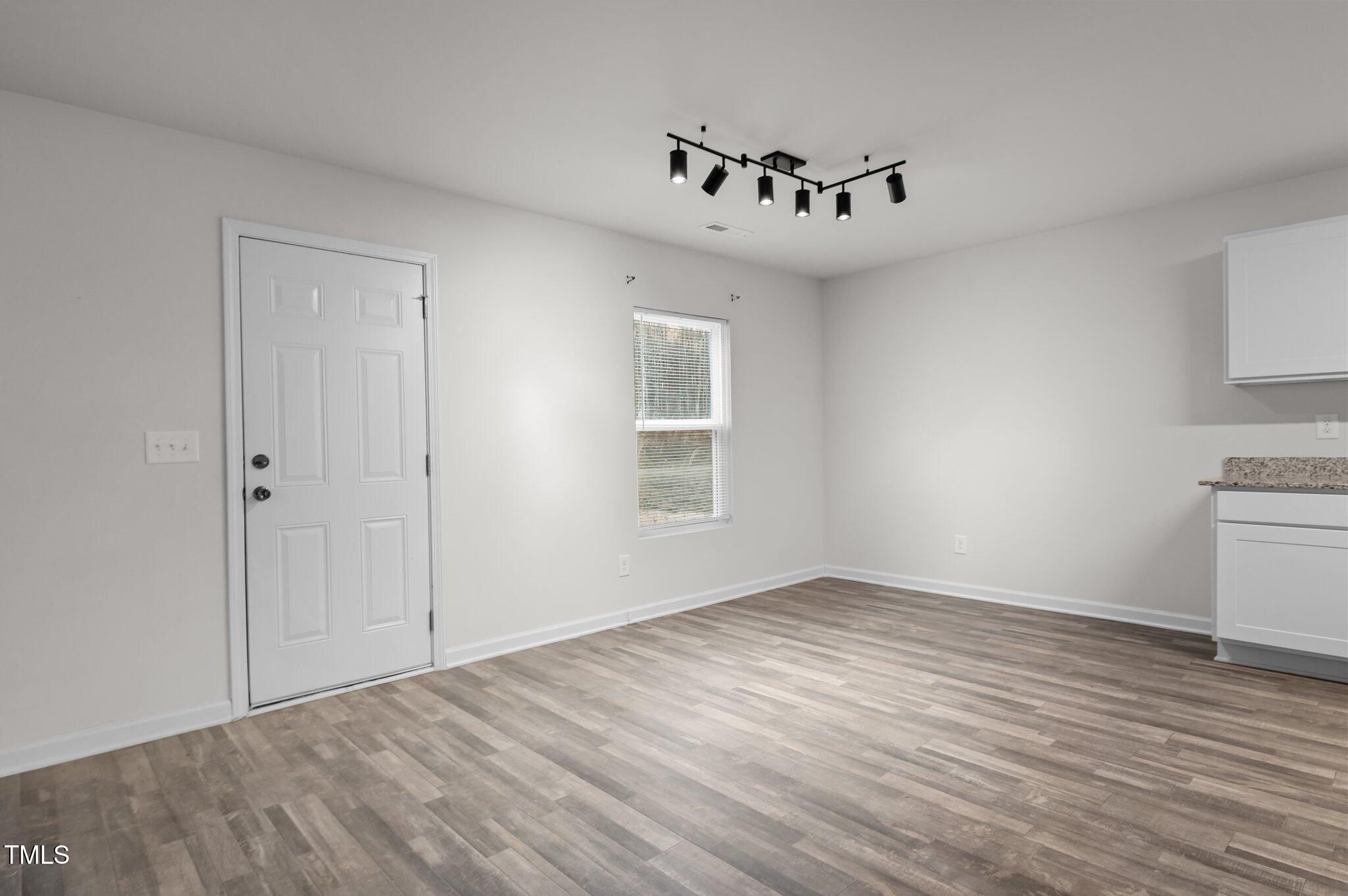 538 East Waycliff Road Henderson, NC 27537 - Photo 15 of 40 24-web-or-mls-DSC_5288