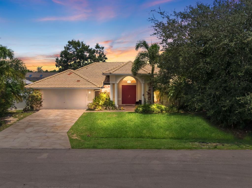 192 Southwest Milburn Cir  