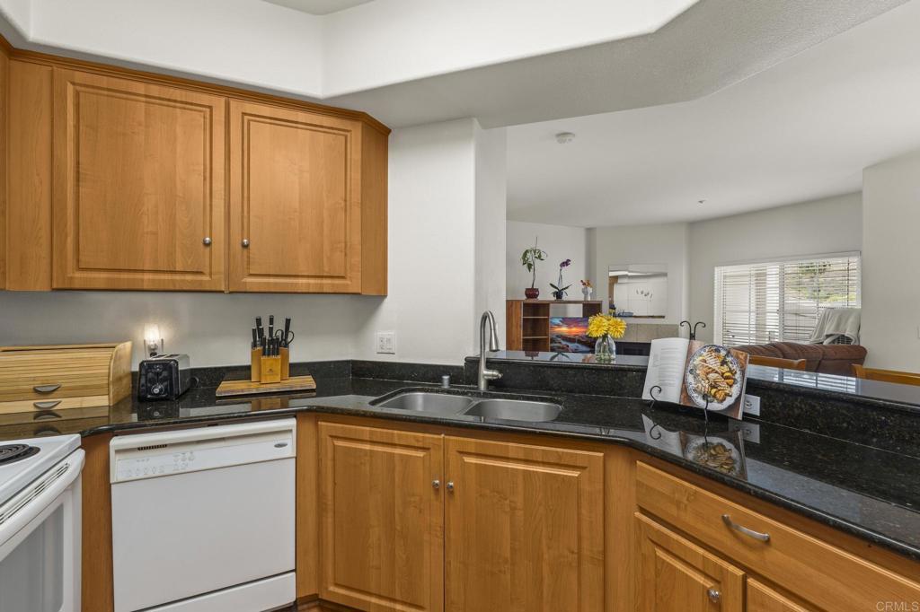 2715 Lake Pointe Drive, Unit 116 Spring Valley, CA 91977 - Photo 15 of 50