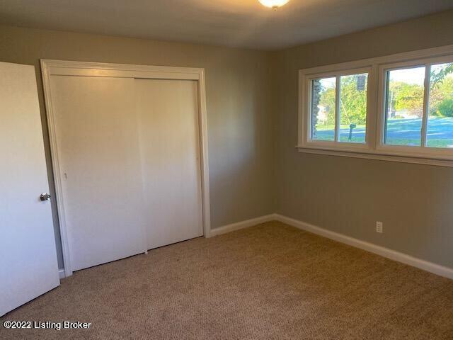 11413 Deering Road Louisville, KY 40272 - Photo 18 of 35 20211104175600326319000000-o
