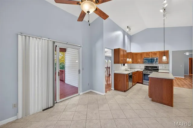 $430,000 | 1433 Schoal Creek Drive, St. Peters, MO 63366