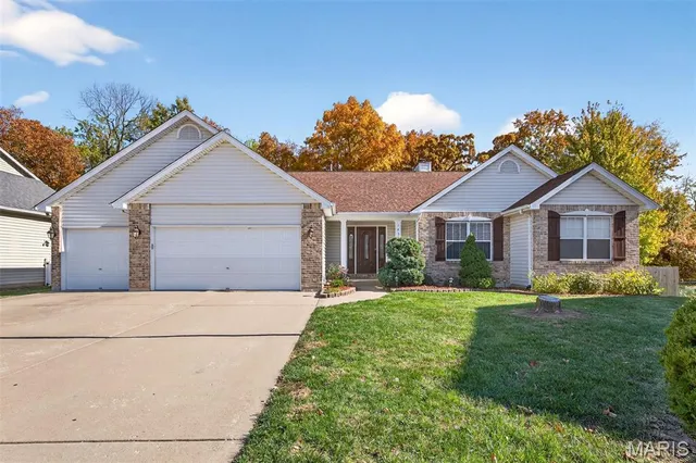 $430,000 | 1433 Schoal Creek Drive, St. Peters, MO 63366