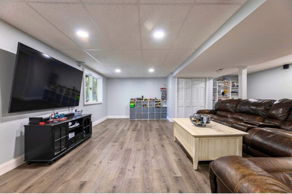 1398 Harkney Hill Road Coventry, RI 02816 - Photo 37 of 49