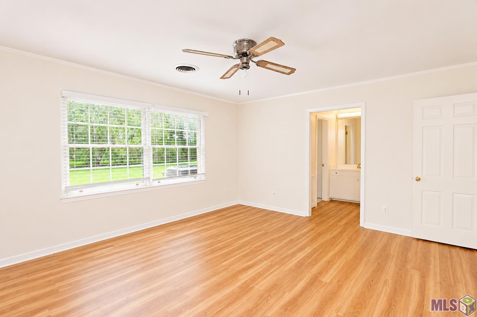 177 Waverly Road Thibodaux, LA 70301 - Photo 10 of 17 Formal Living/Dining