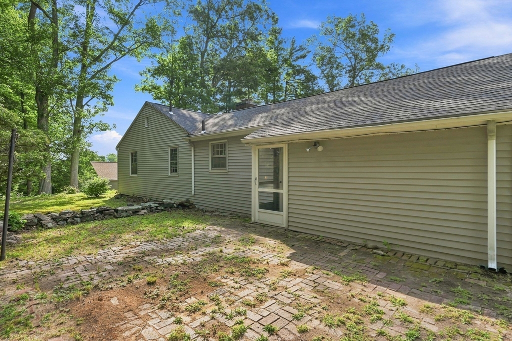 92 Oak Hollow Road Springfield, MA 01128 - Photo 39 of 41 Gallery Image 39