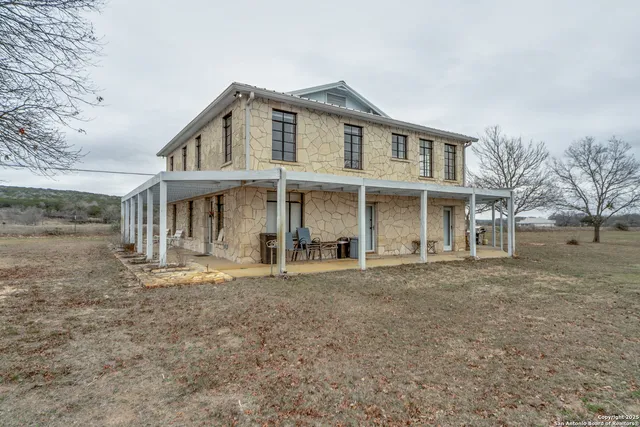 $3,200,000 | 1391 Highway 39, Ingram, TX 78025