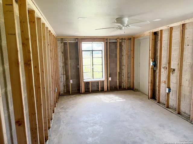 $3,200,000 | 1391 Highway 39, Ingram, TX 78025