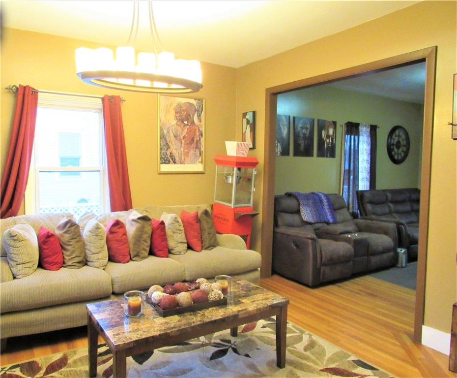 88 Rutherglen Avenue Providence, RI 02907 - Photo 4 of 31 Gallery Image 4