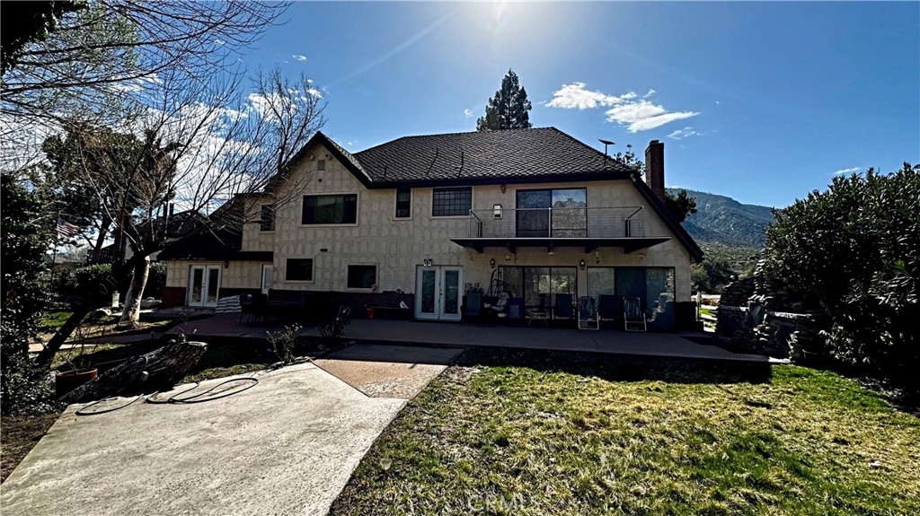 132 Rio Del Loma Kernville, CA 93238 - Photo 21 of 33 a front view of a house with a yard