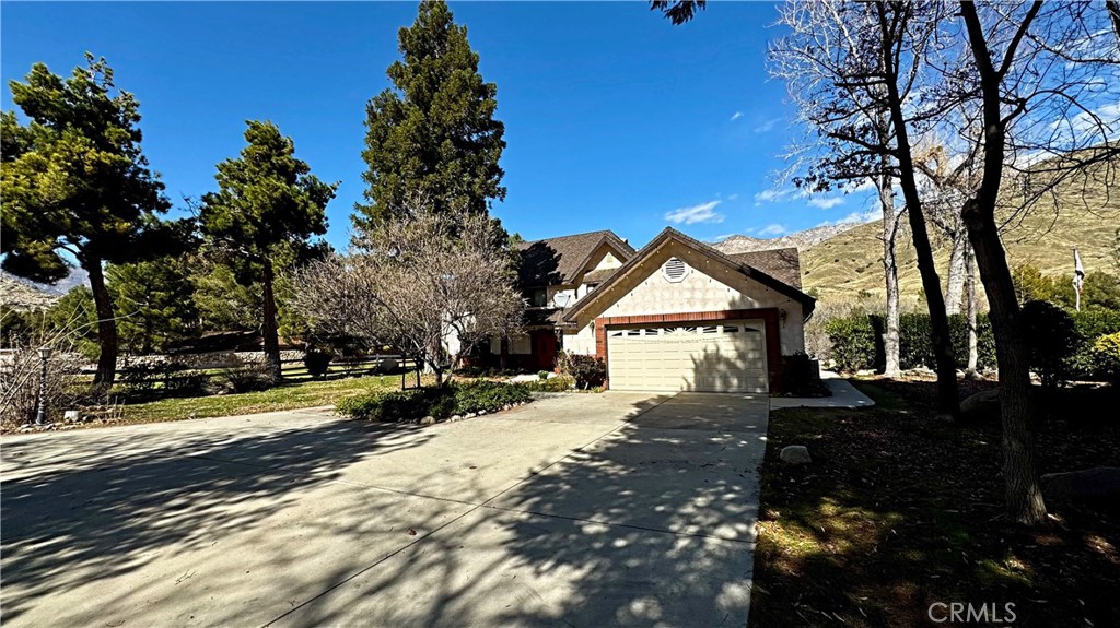132 Rio Del Loma Kernville, CA 93238 - Photo 5 of 33 a view of a house with a yard
