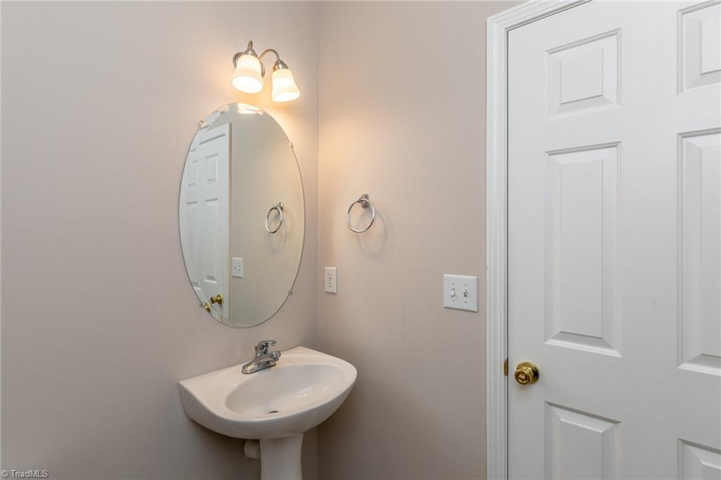 6319 Ridge Haven Road Greensboro, NC 27410 - Photo 23 of 44 Gallery Image 23