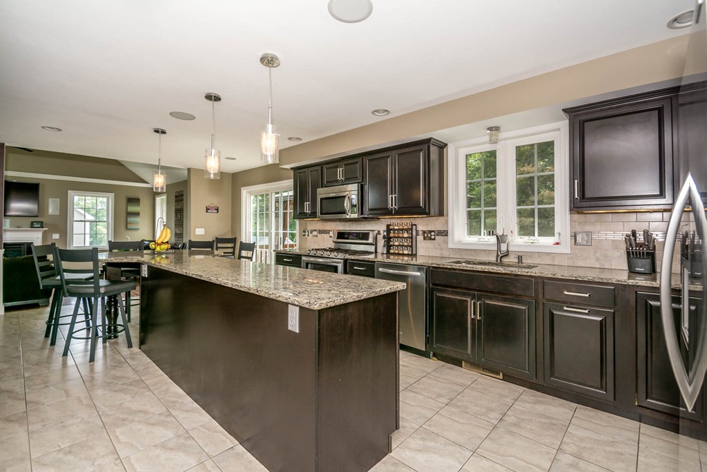 68 Clement Road Dracut, MA 01826 - Photo 11 of 30