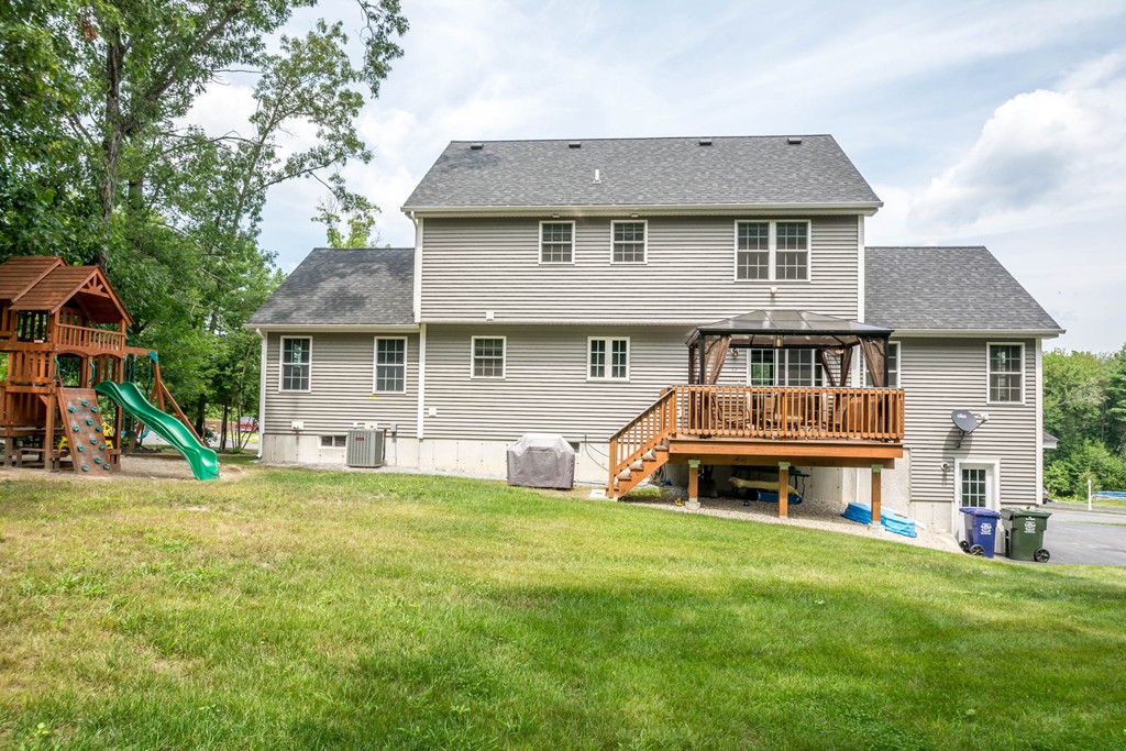 68 Clement Road Dracut, MA 01826 - Photo 4 of 30