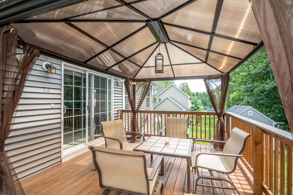 68 Clement Road Dracut, MA 01826 - Photo 5 of 30