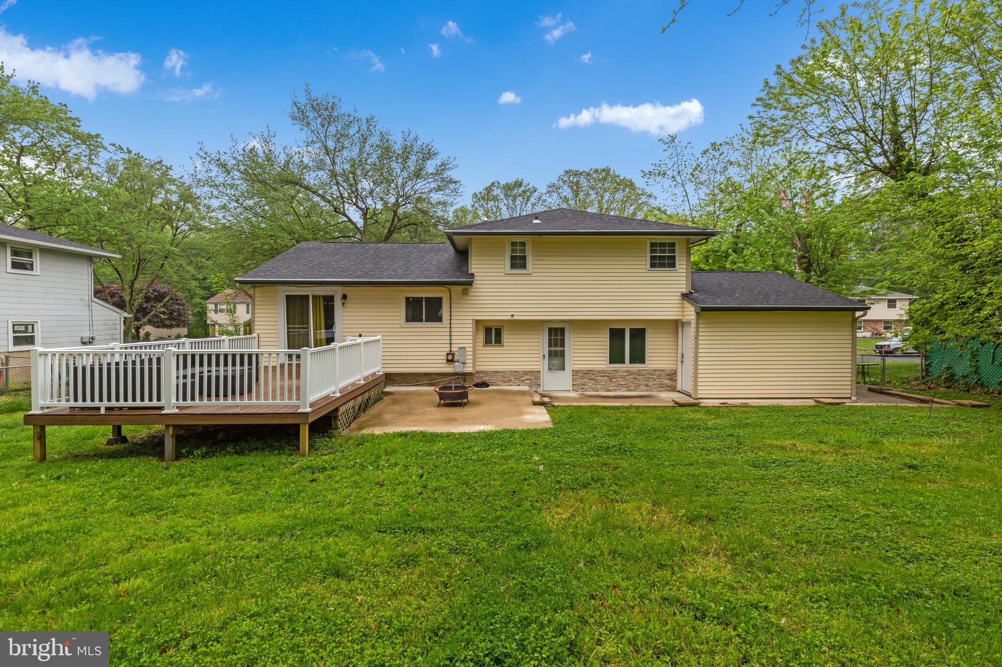 255 Winding Way Road Stratford, NJ 08084 - Photo 29 of 31 a front view of a house with garden